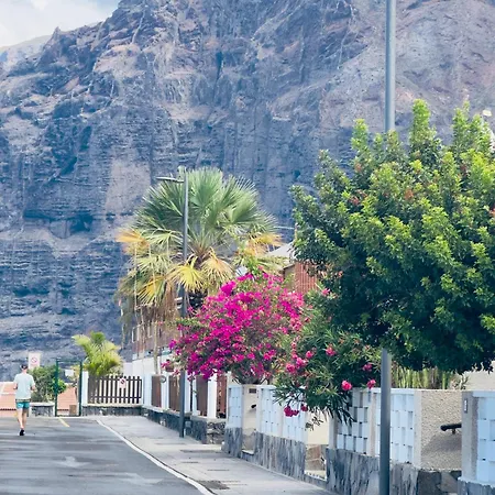 Beautiful With Sea View, Terrace And Pool