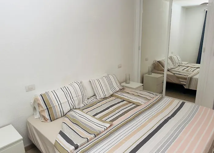 Beautiful With Sea View, Terrace And Pool Apartmán