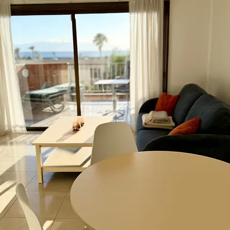 Lägenhet Beautiful With Sea View, Terrace And Pool