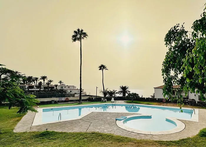 Beautiful With Sea View, Terrace And Pool